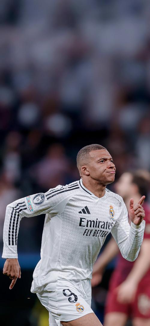 雷霆球员亚历山大砍37分，米切尔贡献20分，以赛亚-乔也有出色表现，带领球队打出强势进攻，以39-18击败开拓者。