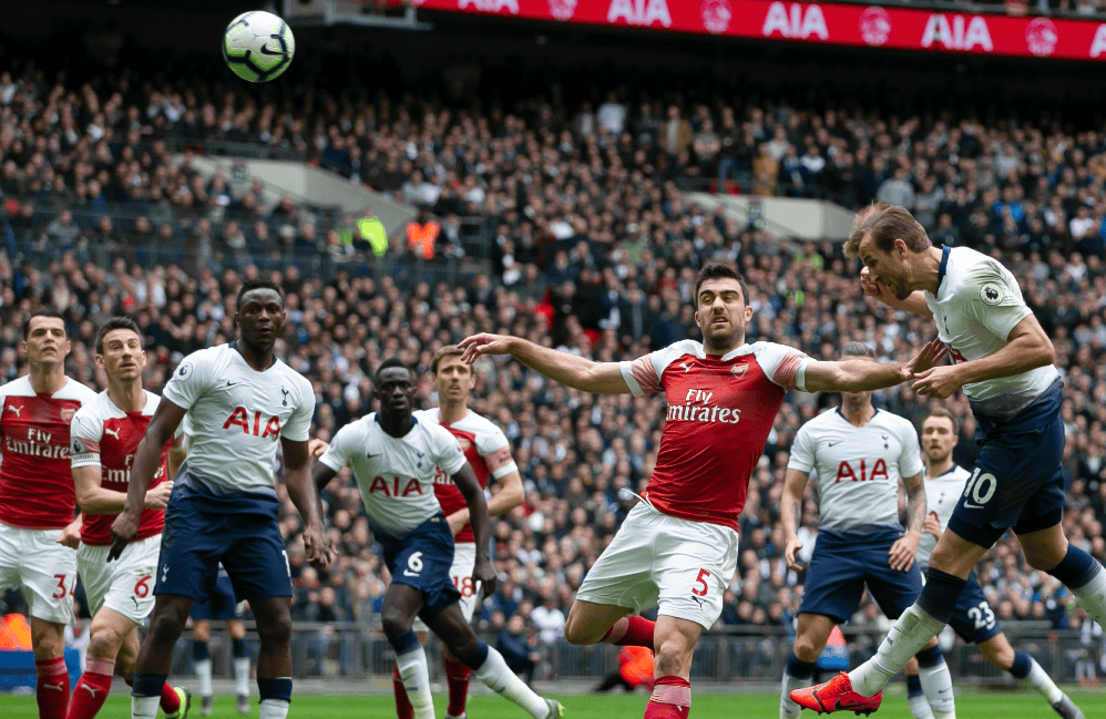 邮报：多次遭遇误判，曼联要找裁判主管韦伯进行谈判（邮报：因屡遭误判，曼联拟与裁判主管韦伯会谈）