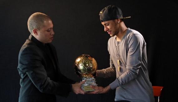 蒂尔潘生涯执法欧冠共判31粒点球，成为欧冠判点最多的主裁