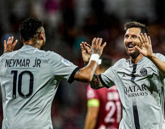 足球财经机构：阿兰希勒96年的转会费放到现在相当于2.25亿镑（足球金融机构称：按当今估值，阿兰希勒1996年转会费折合约2.25亿英镑）