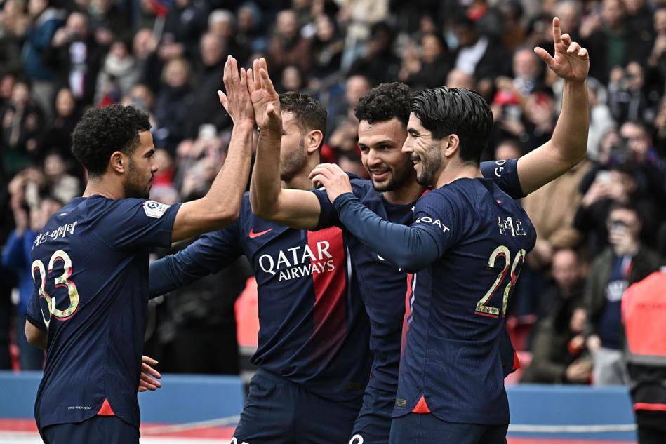 德转统计国家队出场时间前20：C罗、梅西前2，布冯、魔笛上榜