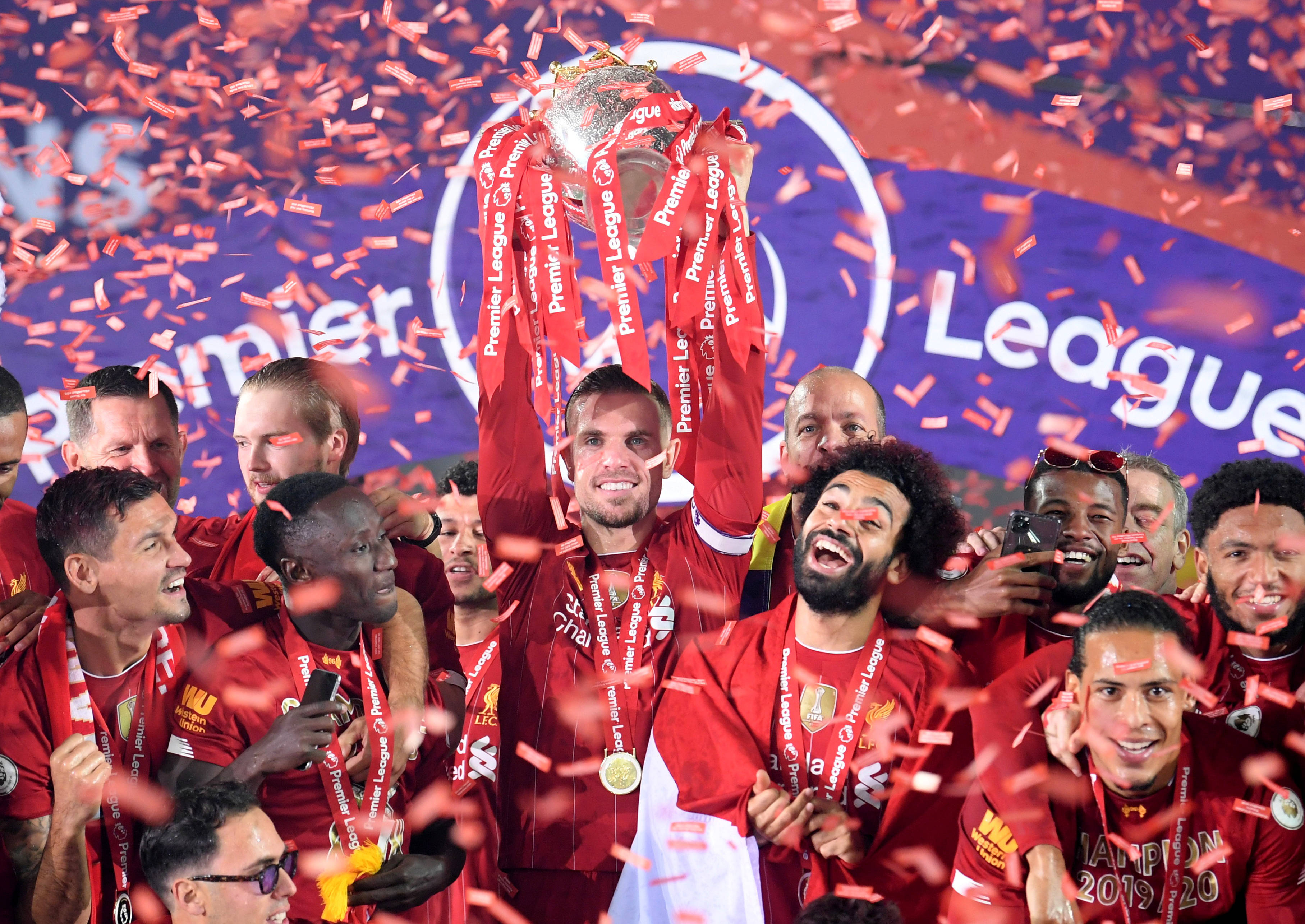 半岛晨报：李国旭中超执教表现不逊于邵佳一，甚至更胜一筹