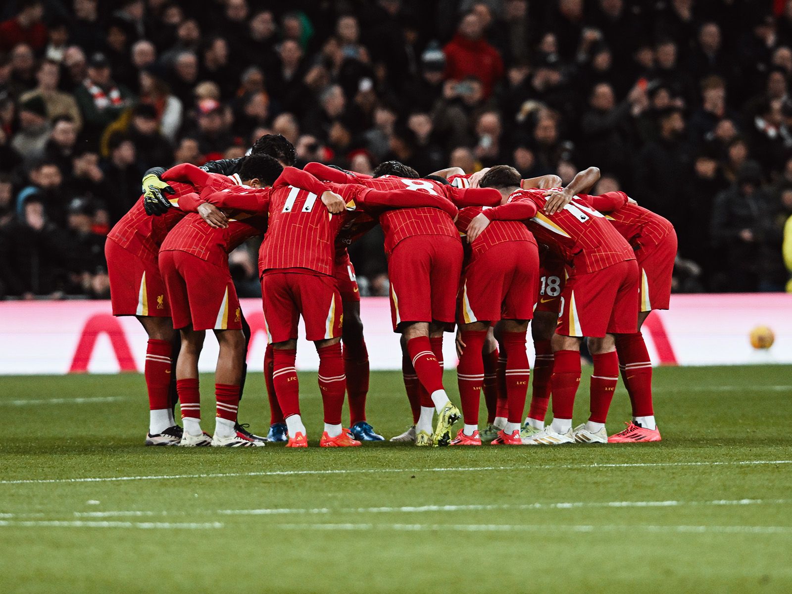 随着奥萨苏纳2-0,西甲最新积分榜出炉：多支老牌劲旅沉沦令人唏嘘（奥萨苏纳2-0取胜，西甲积分榜更新：多支传统强队低迷令人唏嘘）