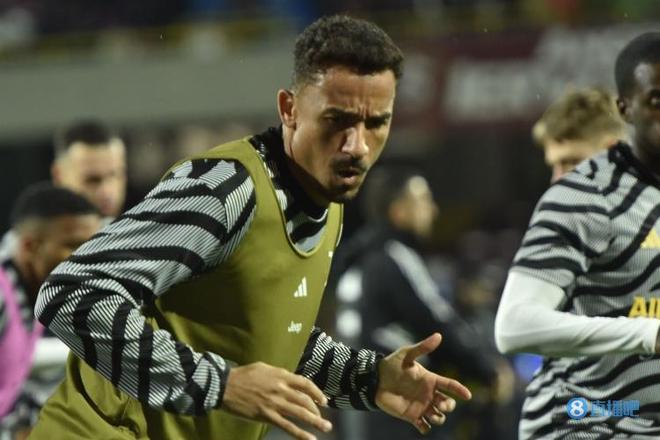 豪门球队赞助商费用曝光！AC米兰2.5亿元 不如曼城和曼联的一半