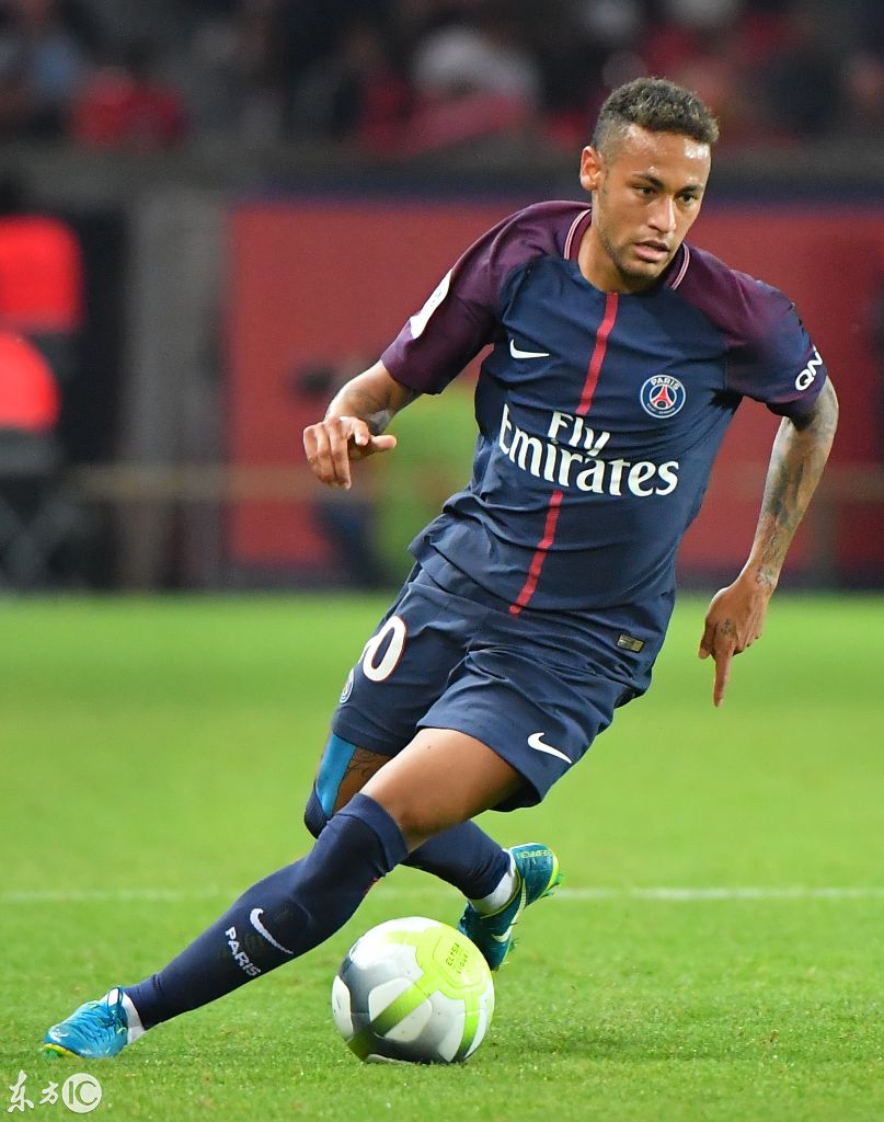 分道扬镳？萨拉赫与球队高层已达成重要一致，核心球员偏向支持斯洛特（共识达成！萨拉赫与高层步调一致，队内核心多倾向支持斯洛特）