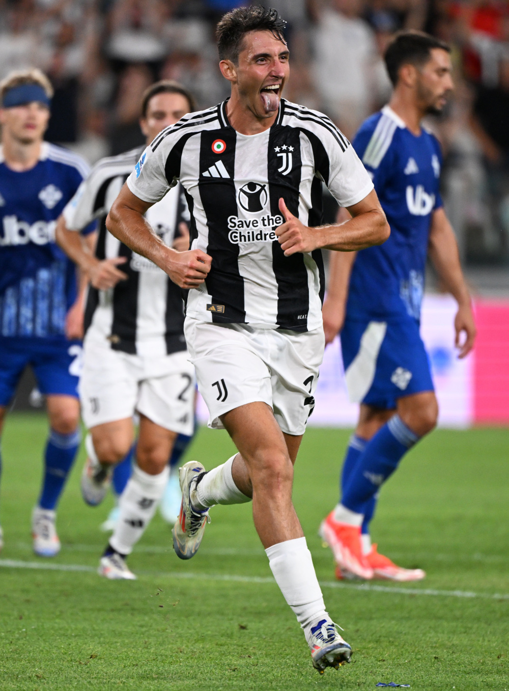 瑞典队体育总监：希望伊萨克尽快复出，在持续和利物浦沟通（瑞典队体育总监：盼伊萨克早日复出，正与利物浦保持沟通）